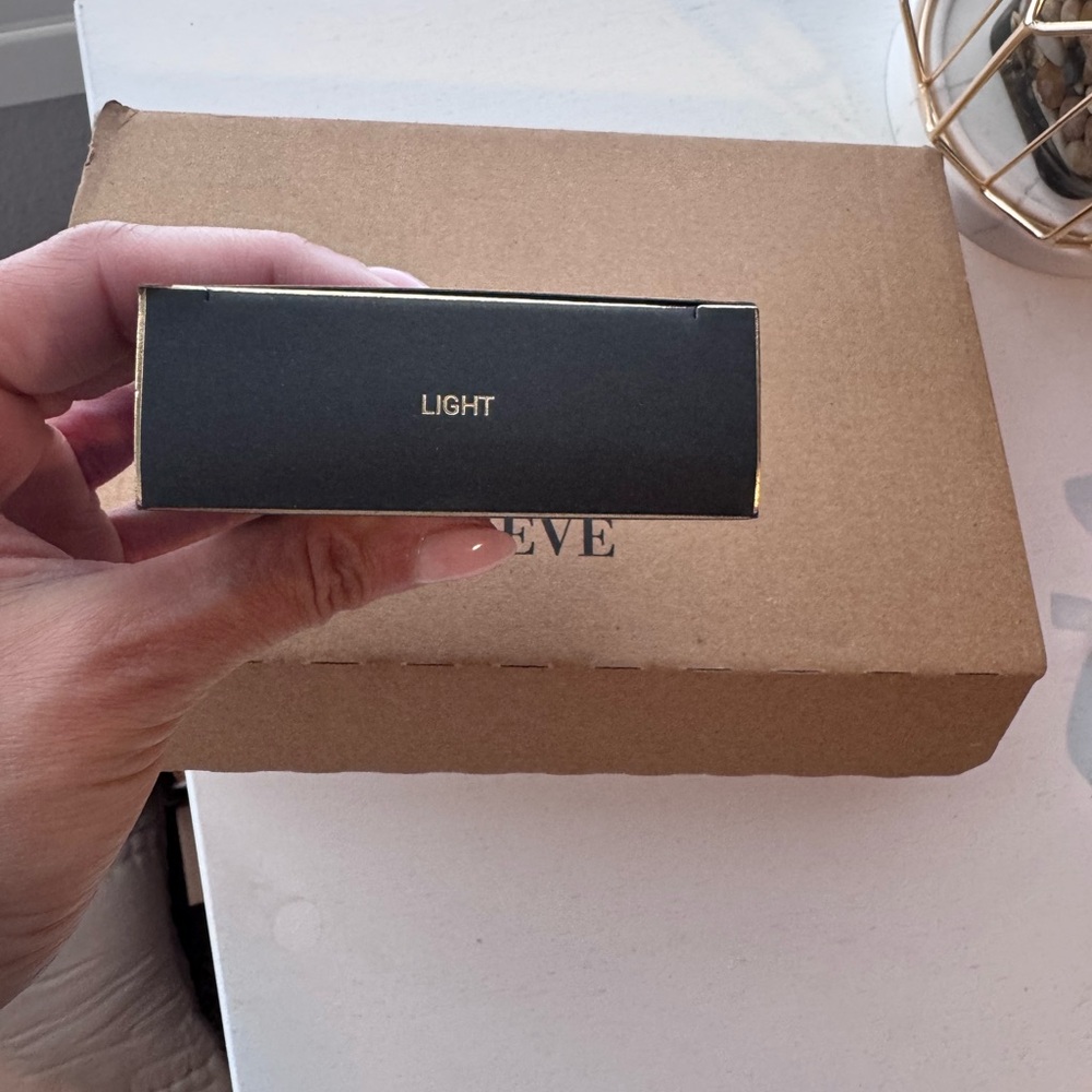 VIEVE- Modern Radiance Cream Bronzer × 1 ( light ) - Picture 4 of 9